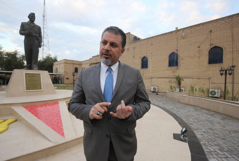 تمثال كامل الدباغ داخل حديقة الرواد