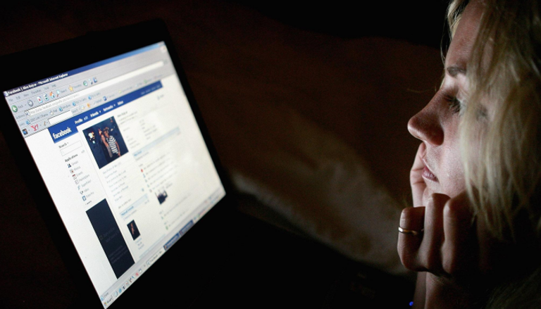 التخلي عن استخدام موقع فيسبوك يمكن أن يجعل البشر أكثر سعادة - أرشيفية