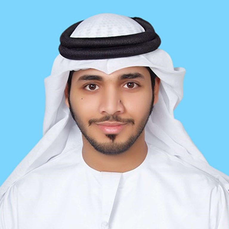 المحامي عبيد الصقال علم الإمارات العربية المتحدة