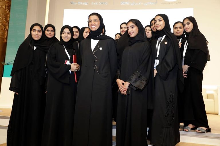 جانب من الجلسة النقاشية الأولى للمؤتمر