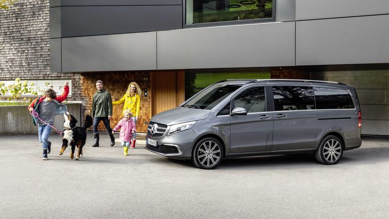 سيارة مرسيدس V-CLASS