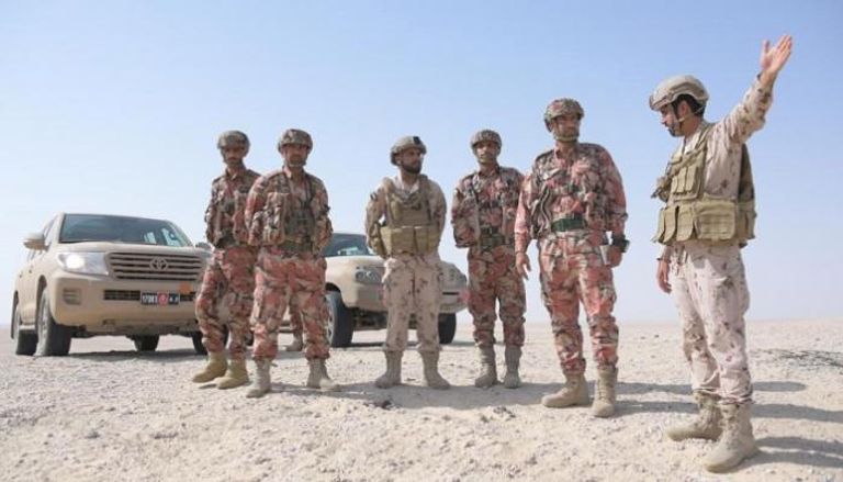 عناصر من الجيش الإماراتي وجيش سلطنة عمان 