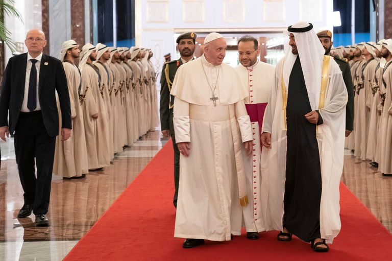الشيخ محمد بن زايد آل نهيان والبابا فرنسيس وشيخ الأزهر