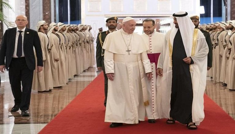 الشيخ محمد بن زايد يستقبل قداسة البابا فرنسيس