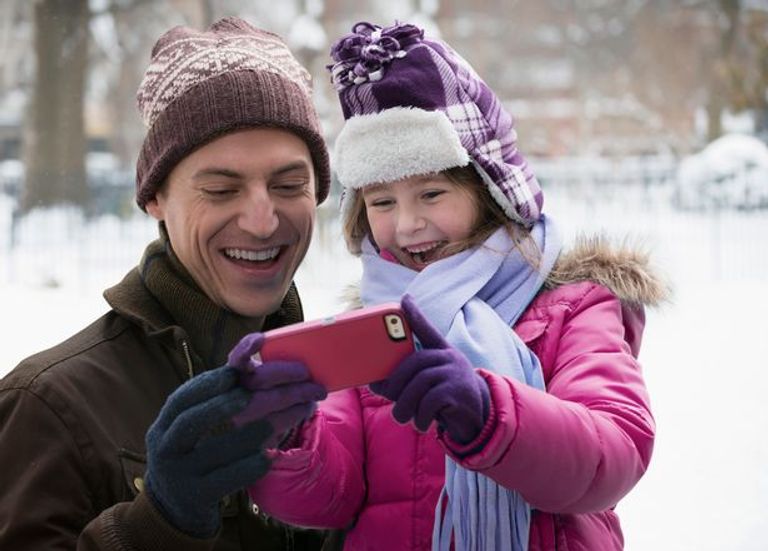 4 نصائح تحمي هاتف آيفون من الإغلاق المفاجئ في البرد القارس