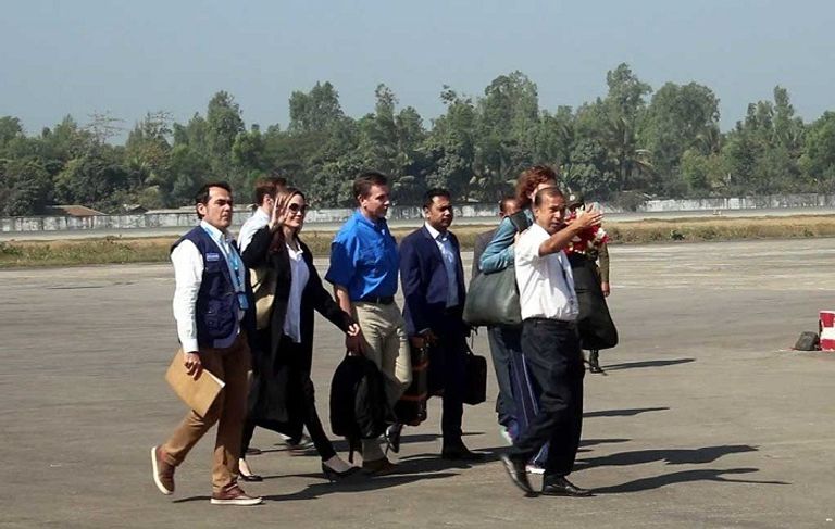 أنجلينا جولي تزور مخيما للاجئي الروهينجا في بنجلاديش