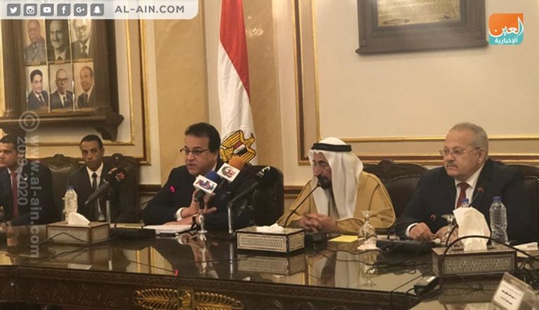 جامعة القاهرة تمنح درع الشخصية المتميزة لحاكم الشارقة