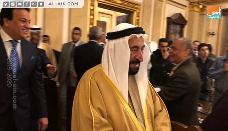 جامعة القاهرة تمنح درع الشخصية المتميزة لحاكم الشارقة