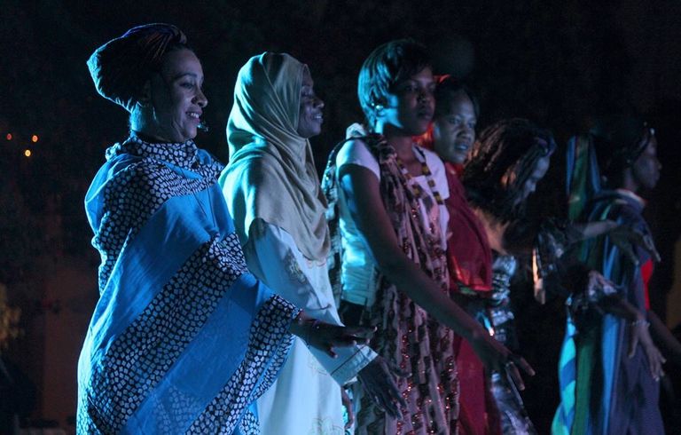 "ملاذي حيث أرقص".. معرض صور يدعم اللاجئات في مصر