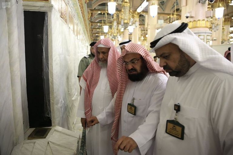 الشيخ السديس يتفقد أعمال الترميم للجدار القبلي للمسجد النبوي