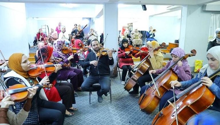 "الفجيرة للفنون الجميلة" تنظم ورشة موسيقية للمكفوفات بالقاهرة