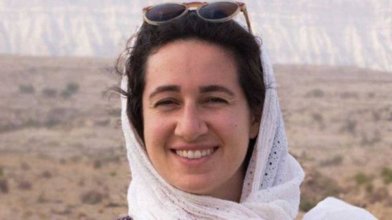 نيلوفر بياني نيلوفر بياني