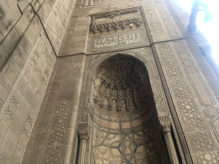 مسجد السلطان حسن فخر العمارة الإسلامية في القاهرة