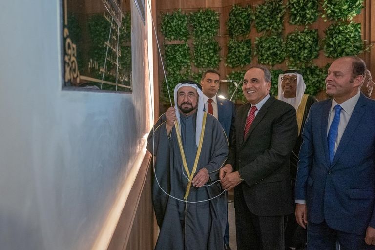 حاكم الشارقة يفتتح معهدا للتدريب في نقابة الصحفيين المصرية