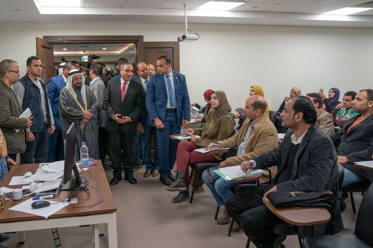 حاكم الشارقة يفتتح معهدا للتدريب في نقابة الصحفيين المصرية