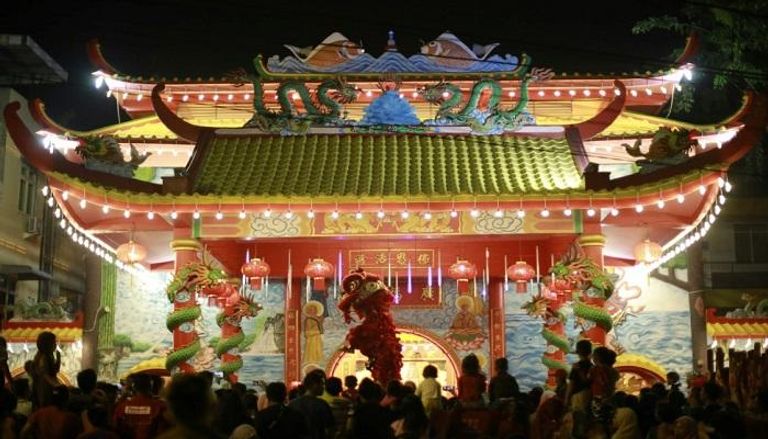 الصينيون يحتفلون بحلول سنة الخنزير