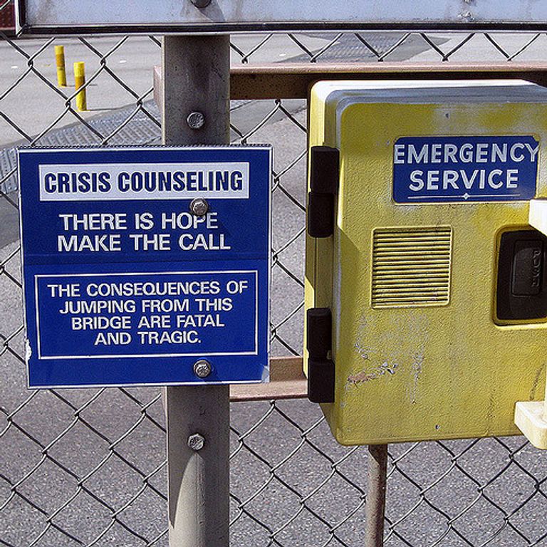 تراجع معدلات الانتحار بنسبة الثلث في العالم