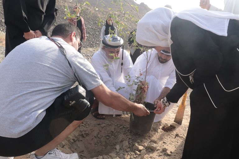 الفجيرة تدشن "حديقة الشعراء" بمشاركة عربية ودولية