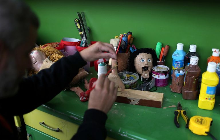  دمى "الماريونيت" تحرك قلوب الأطفال في غزة