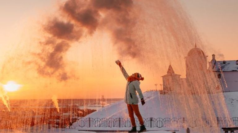 تحدي دوباك ينتشر في روسيا