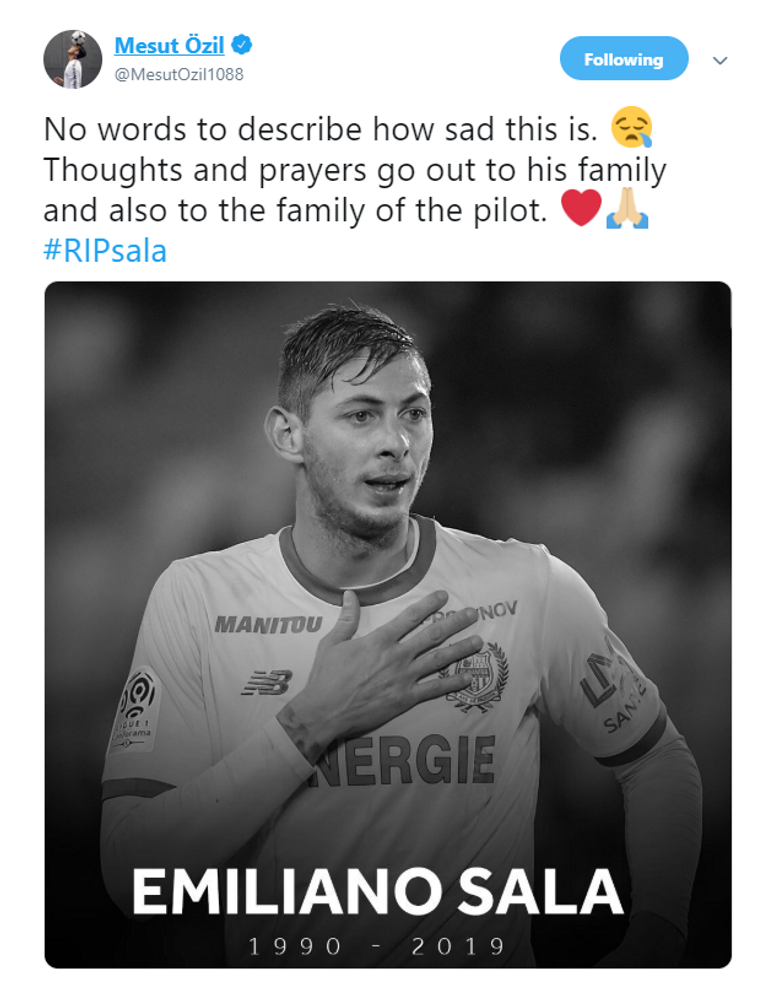 مسعود أوزيل لاعب أرسنال الإنجليزي