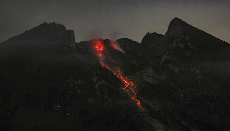 ثوران بركان ميرابي في إندونيسيا
