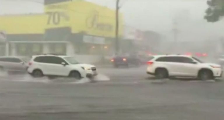 العواصف تشل الحياة في سيدني