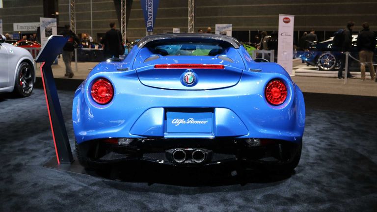 سيارة ألفا روميو 4C Spider