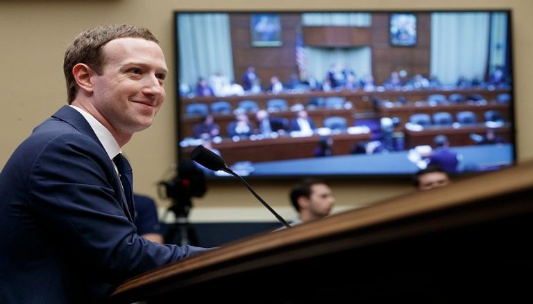 فيسبوك.. 15 عاما من تقارب الأصدقاء وبيع المعلومات