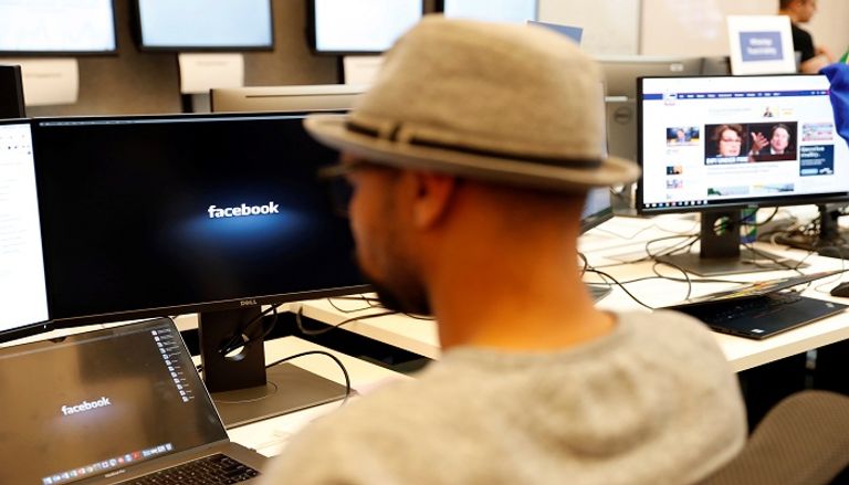 فيسبوك.. 15 عاما من تقارب الأصدقاء وبيع المعلومات
