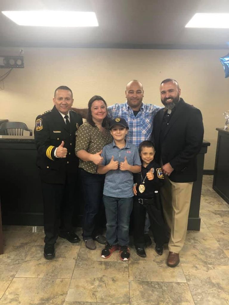 الشرطة الأمريكية تحقق حلم طفلة مصابة بالسرطان