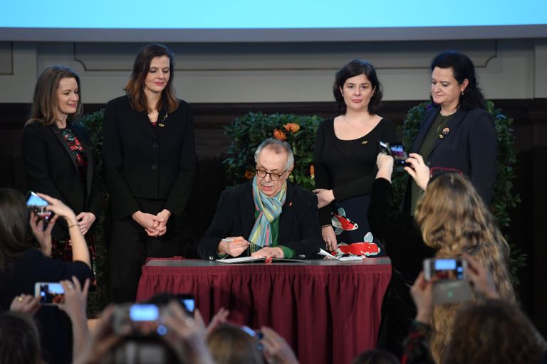 توقيع تعهد بدعم ظهور المزيد من النساء في قطاع صناعة الأفلام