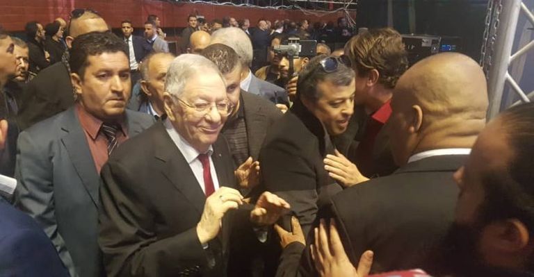 تجمع حاشد للحزب الحاكم في الجزائر دعماً لترشح بوتفليقة تجمع حاشد للحزب الحاكم في الجزائر دعماً لترشح بوتفليقة