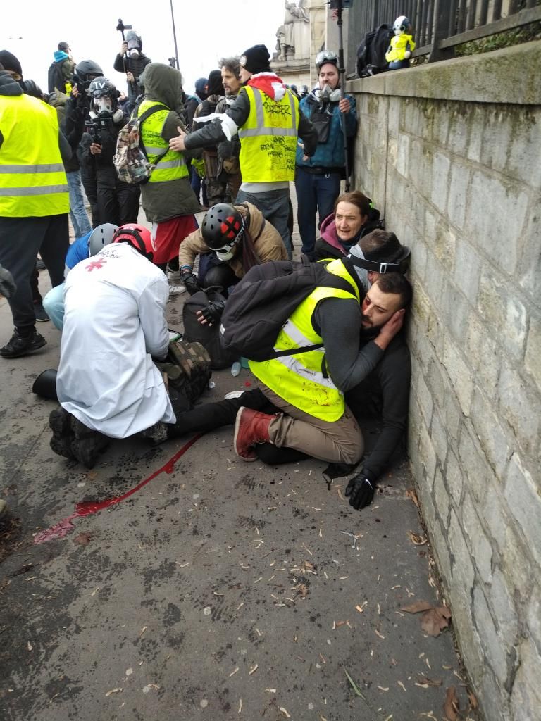 اشتباكات بين الشرطة الفرنسية ومتظاهري السترات الصفراء - أرشيفية