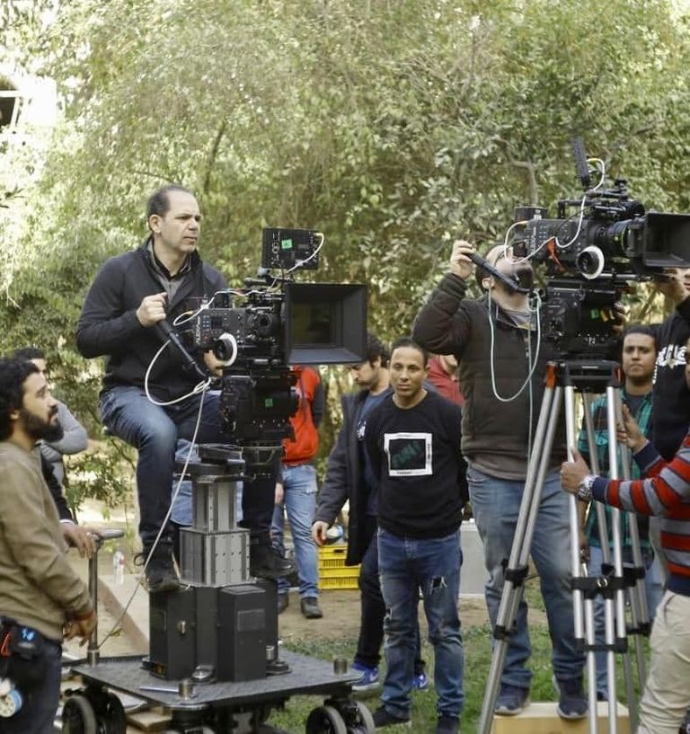 عادل إمام ودلال عبدالعزيز خلال تصوير أحد مشاهد "فالنتينو"