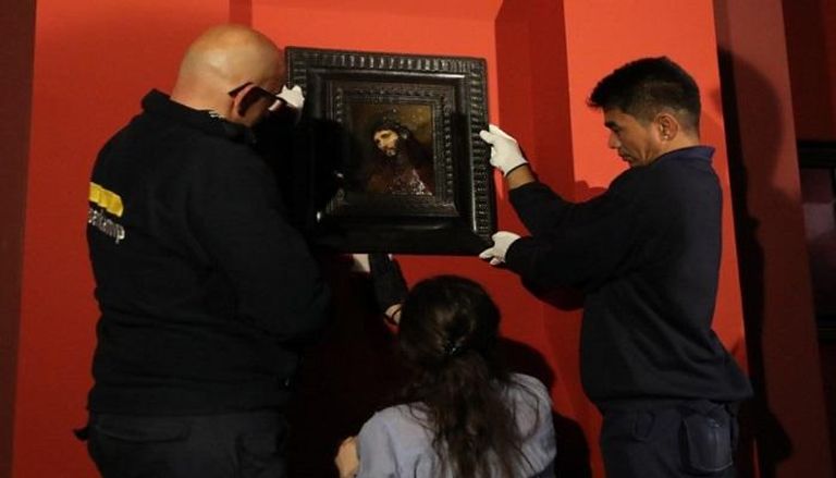 لوحة لرامبرانت تعلق في متحف اللوفر أبوظبي