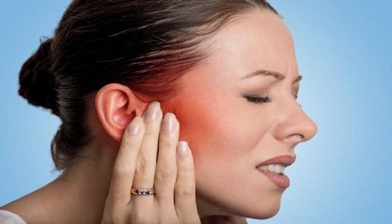  عدوى الأذن تحدث غالبا بسبب بكتيريا أو فيروس في الأذن الوسطى