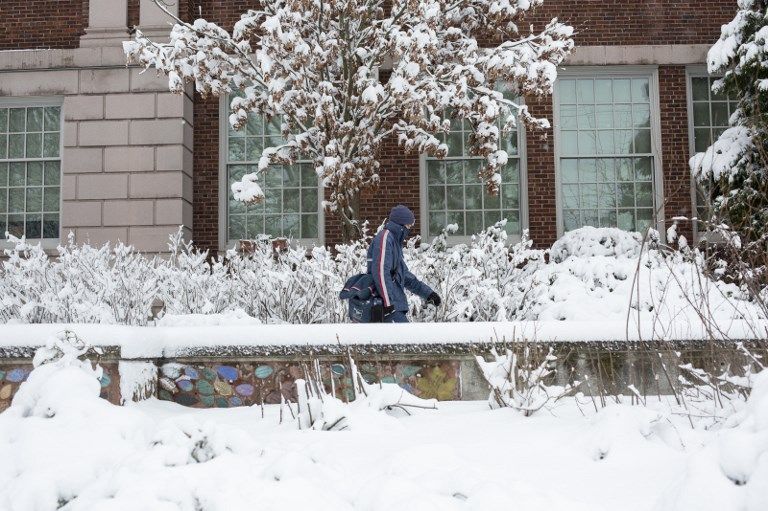 العواصف الثلجية تضرب سياتل الأمريكية