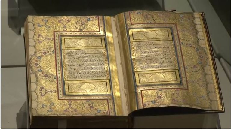 إحدى مخطوطات المعرض