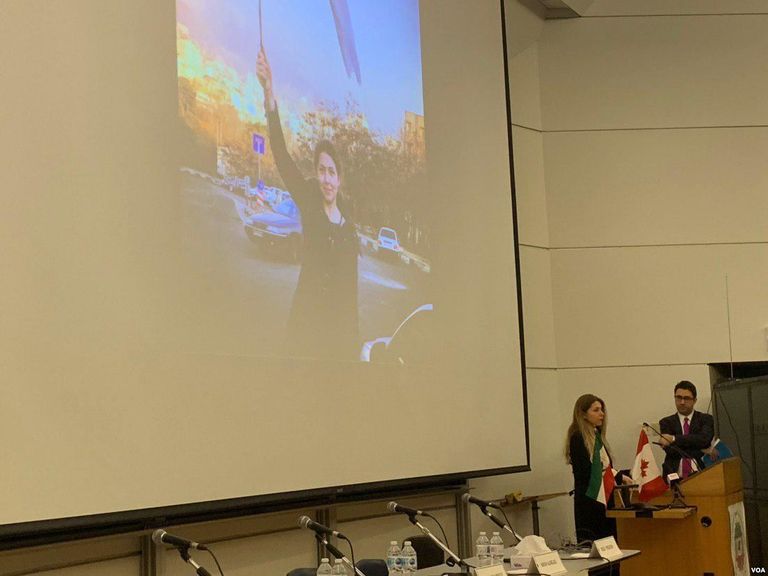 جانب من ندوة المجتمع المدني في إيران والطريق نحو الديمقراطية