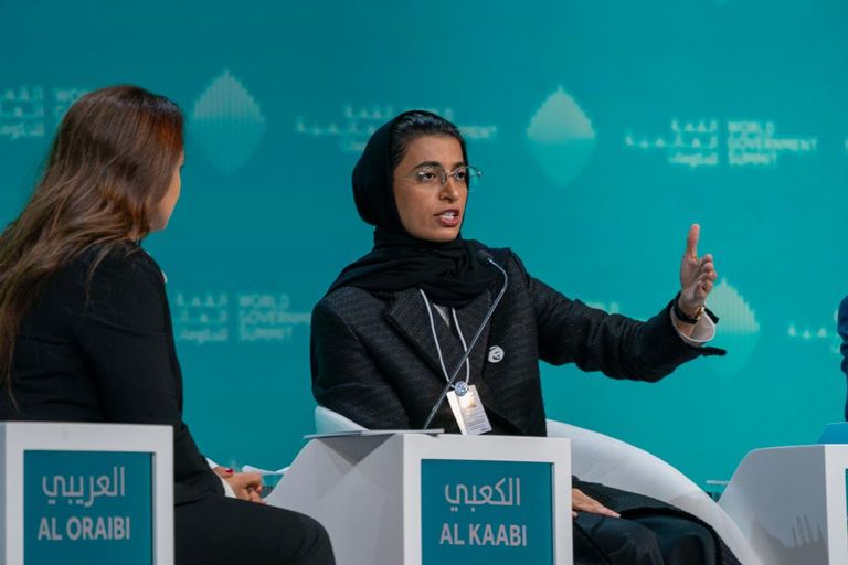 نورة الكعبي وزيرة الثقافة وتنمية المعرفة في الإمارات