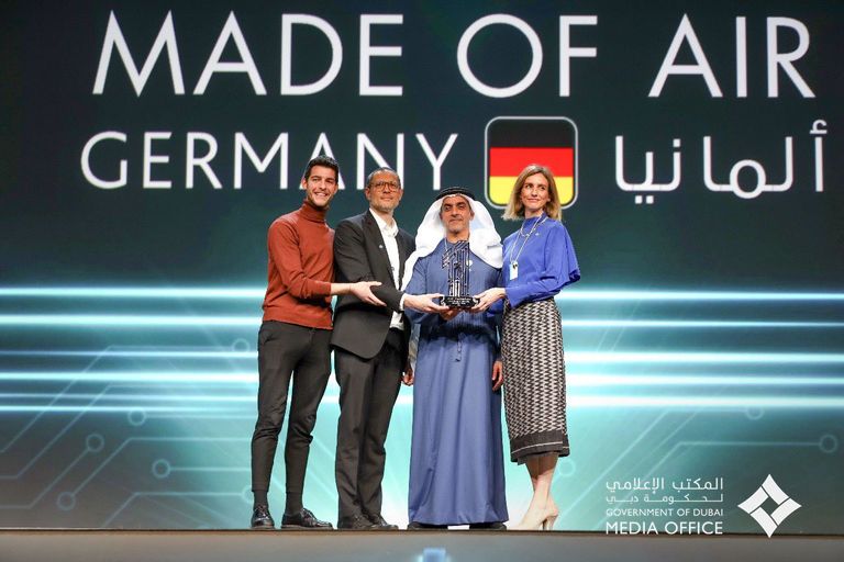 الشيخ محمد بن راشد آل مكتوم يكرم جامعة tuck at dartmouth الأمريكية