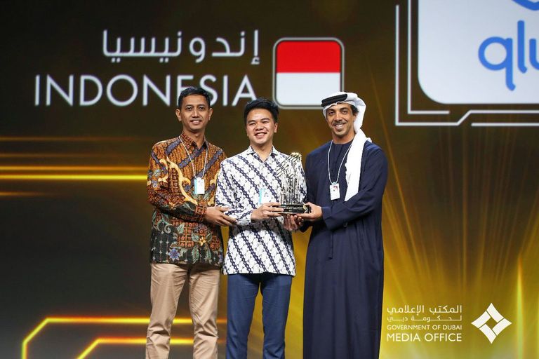 الشيخ محمد بن راشد آل مكتوم يكرم جامعة tuck at dartmouth الأمريكية