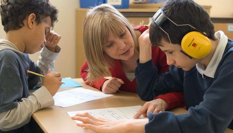 أعراض تكشف عن إصابة الطفل بالتوحد