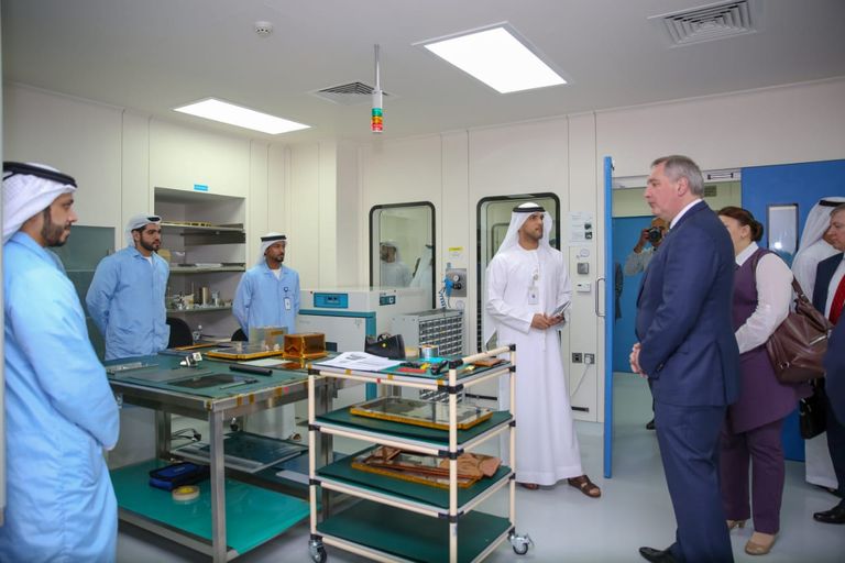 مركز محمد بن راشد للفضاء يستقبل مدير عام وكالة الفضاء الروسية