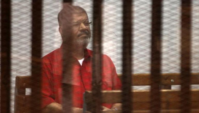 الرئيس الإخواني المعزول محمد مرسي أثناء جلسات محاكمته - أرشيفية