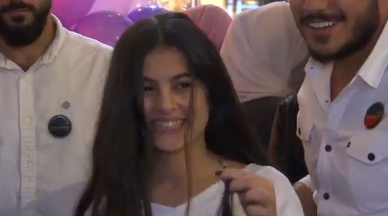 "التبرع بخصلات الشعر".. مبادرة لإسعاد أطفال السرطان بالأردن