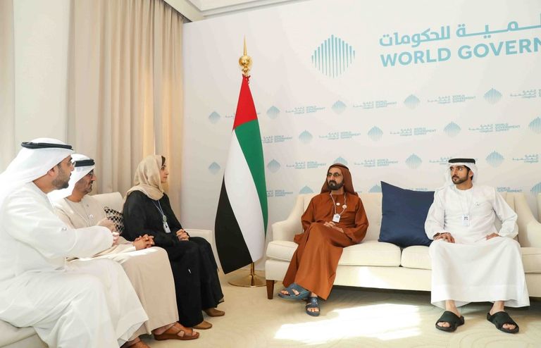 محمد بن راشد يلتقي الشركاء الاستراتيجيين لمنصة مدرسة