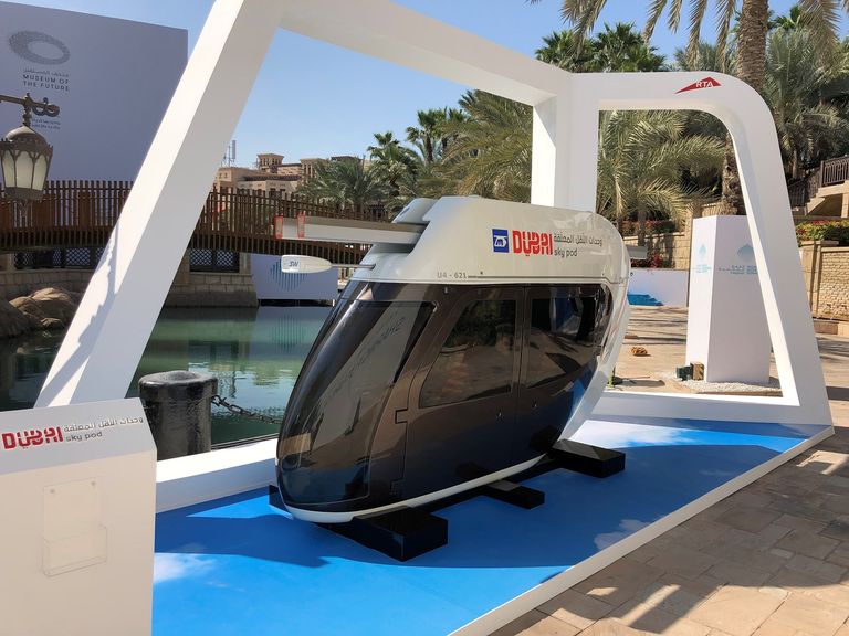 عربة شرطة دبي ذايتة القيادة