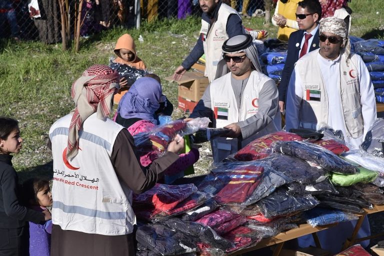 الهلال الأحمر الإماراتي يقدم مساعدات لـ75 ألف نازح في كردستان العراق